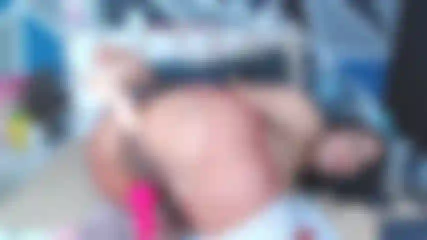 Reibe den kitzler, habe ein analspielzeug und klaffe.