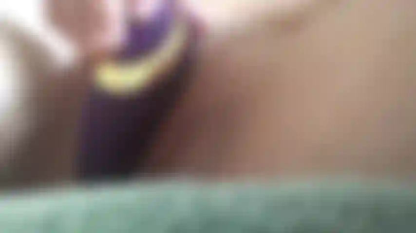 Dildo in meiner engen muschi.