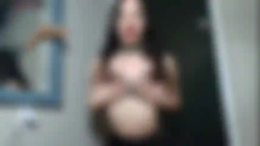 Schlampiger blowjob vor dem spiegel. Man kann hin und her sehen.)).