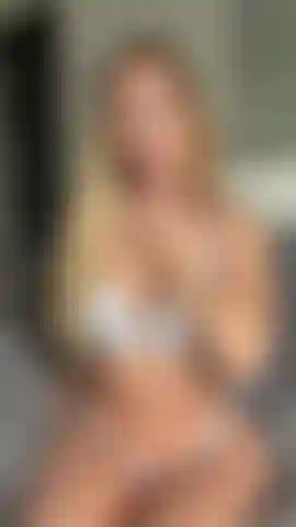 Vs dessous und glasdildo.