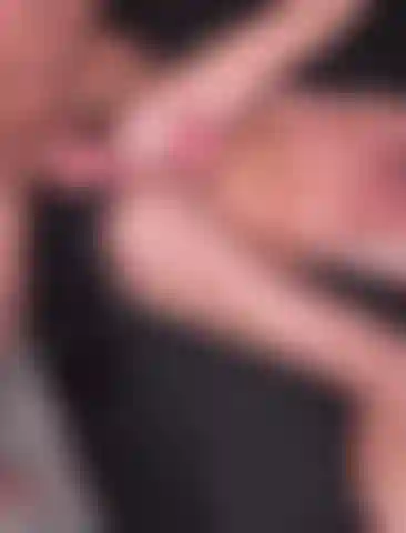 Rausziehen und auf sein loch spritzen, während er kommt, und mein sperma mit gewalt wieder hineinficken.