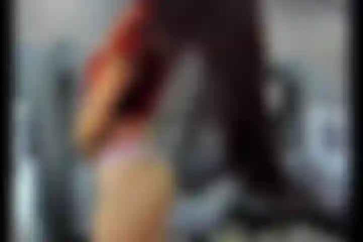 Brushing_my_long_hair.