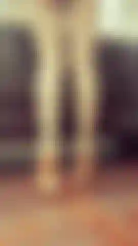 Mit steilen füßen.