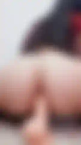 Also tief in meinem arsch mit meinem großen dildo.
