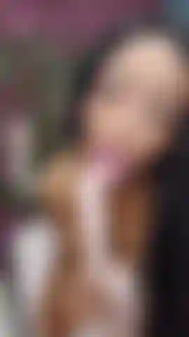 Schlampige doppelpenetration und ficke mich selbst.