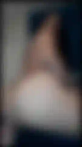 Bigass voller öliger, sexy bewegungen und verfügbarer muschi.