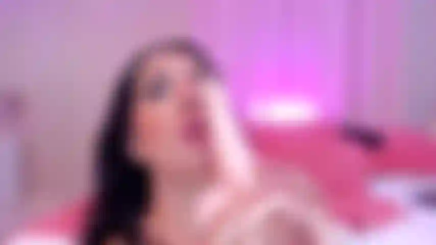 Briana und ein sehr schmutziger und schlampiger blowjob, sieh zu, wie ihr speichel läuft.