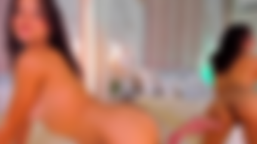 Die vor dem spiegel gefickt wird.