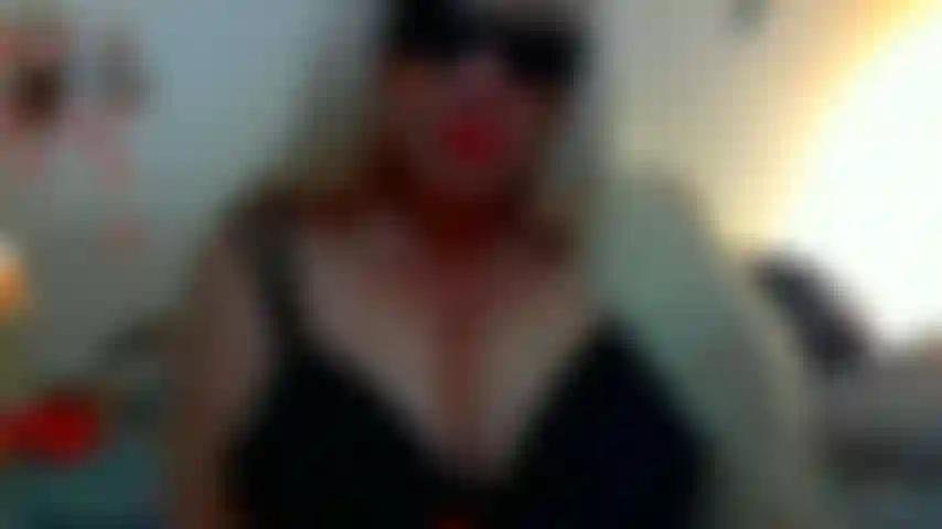 Der freund der tochter wird von ihrer mutter verführt.