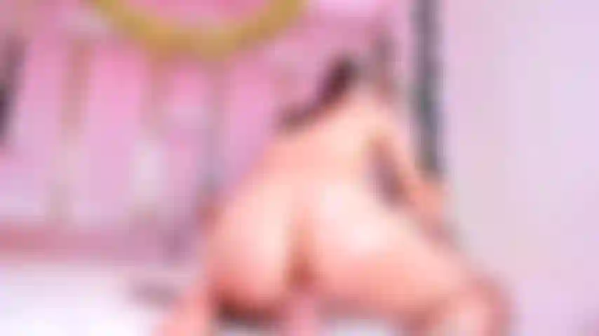 Ich möchte deinen köstlichen schwanz reiten, bis er vor vergnügen in meiner nassen muschi explodiert.