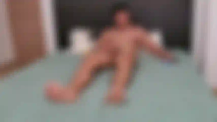 Der raucht und meine ladung abspritzt, während du meine füße verehrst.