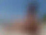 Nackt einige übungen macht.