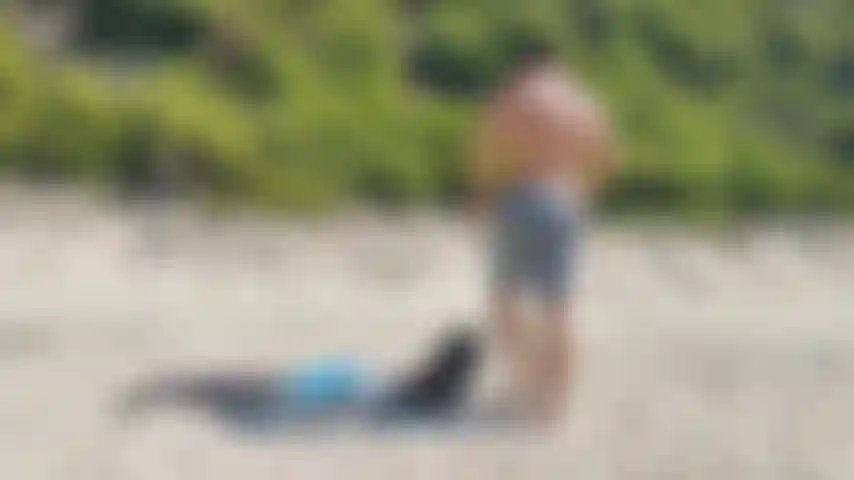 Installiere mich am fkk-strand.