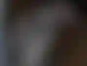 Sich mit seife wäscht.