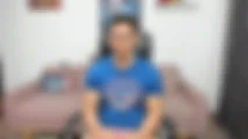 Ich spiele ein paar videospiele mit meinem besten freund und sein bruder taucht auf. Es ist schon eine weile her, seit ich ihn gesehen habe, und jetzt möchte er sich besser kennenlernen ... Versäumte zeit aufholen :).