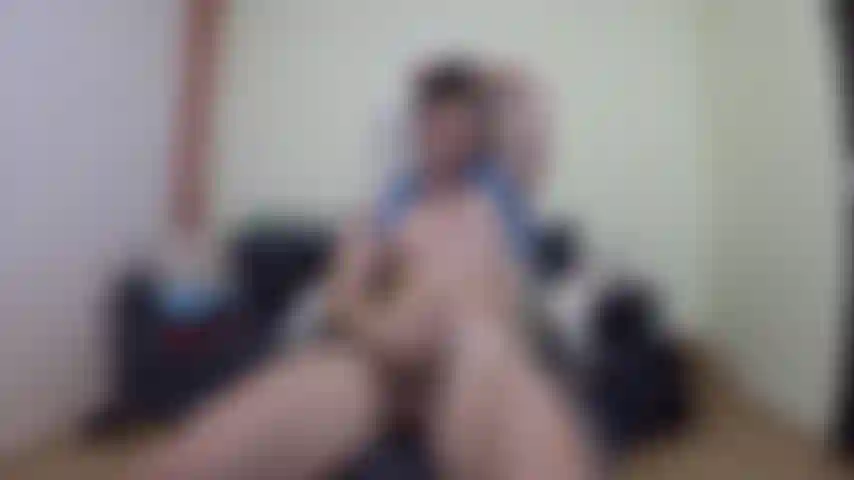 Wichse mit gespreizten beinen.