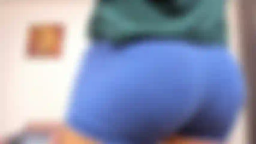 Lasse dich meinen arsch so lange anbeten, wie du willst.