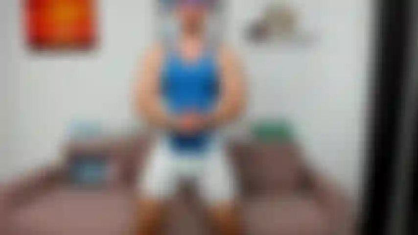 Der dich auf meiner couch fickt und eine schöne ladung abschießt.