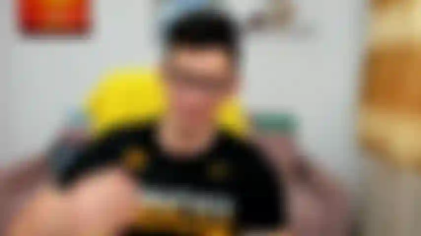 Spiele mit einem freund ein rollenspiel darüber, wie wir beide ein mädchen ficken, während ihr mann uns zusieht.