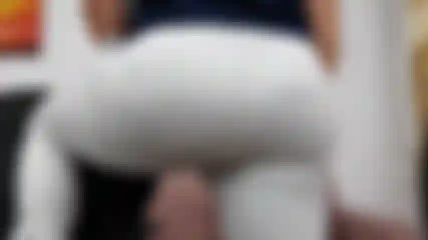 Zeige meinen arsch in jogginghosen, dirty talk, dominanz.