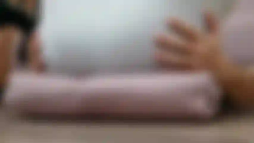 Meine schwuchtel zwingt, meinen arsch anzubeten.