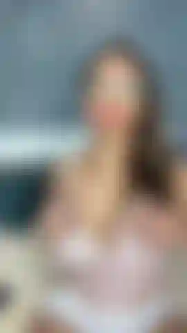 Eine rauchende milf.