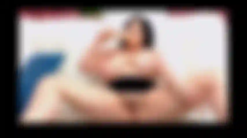 Messy deepthroat masturbiert und spritzt auf dein gesicht.