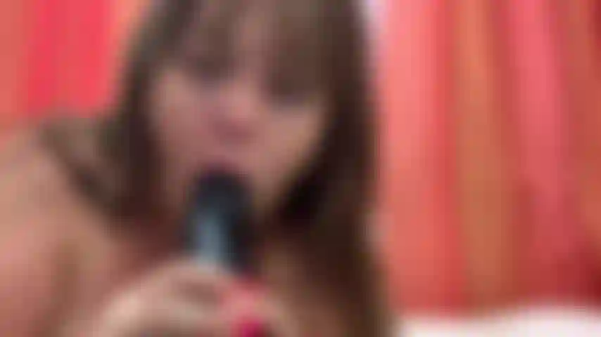 Großer schwarzer schwanz würgt ganz nah.