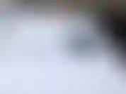 Viel schnee um nackte brüste.