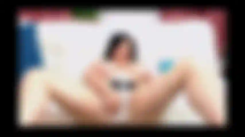 Am ganzen körper cremig.. Mmm.. Leck mich.