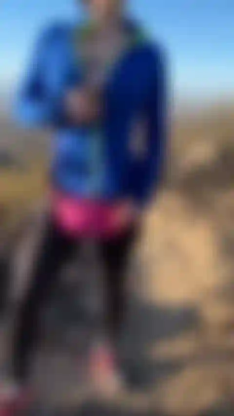 Ich liebe es, draußen meine titten zu zeigen.