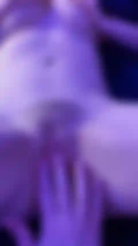 Die mit dem finger gebumst wird.