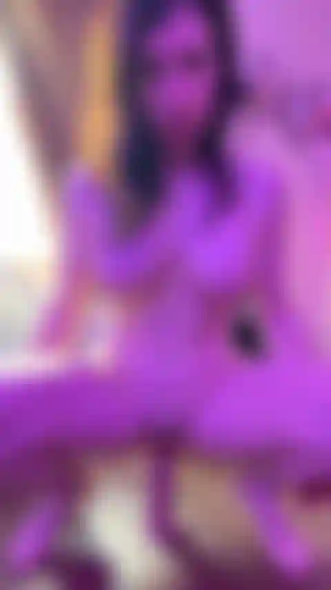 Die auf meinem dildo hockt.