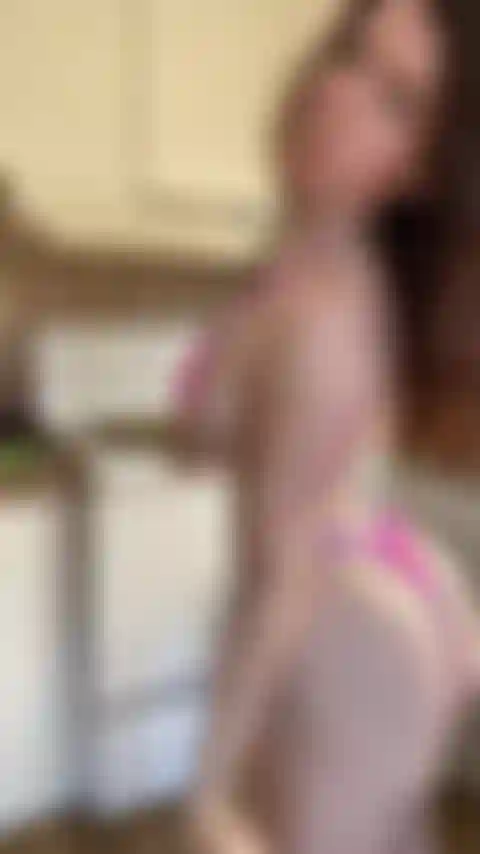 Meinen arsch in meinem bikini wackelt.