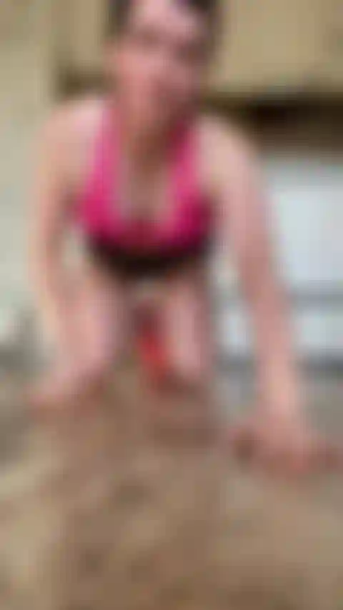 Mache nur ein paar liegestütze.