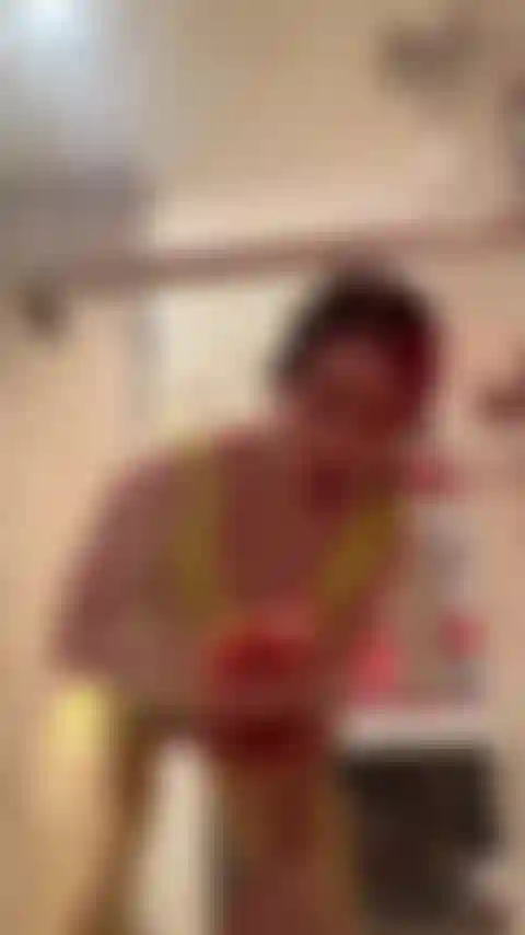 An der duschtür lutscht und fickt.