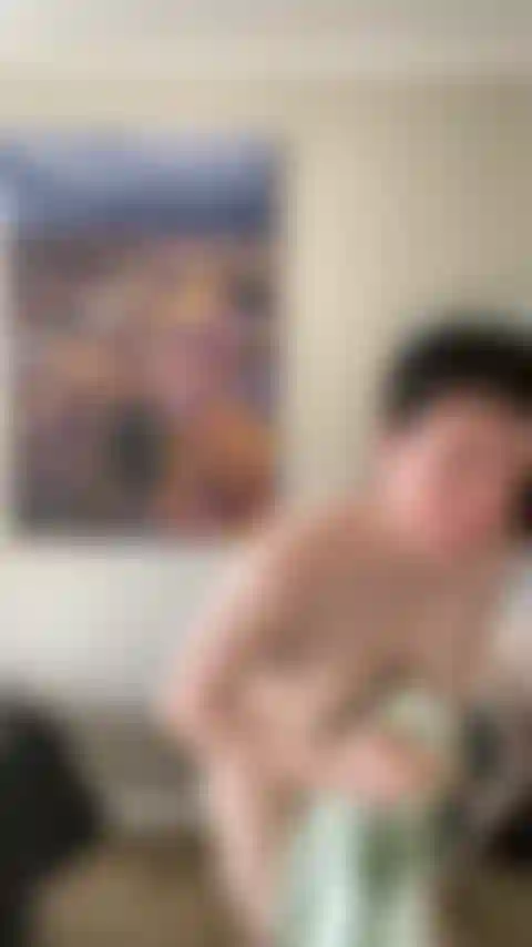 Das handtuch fallen lässt.