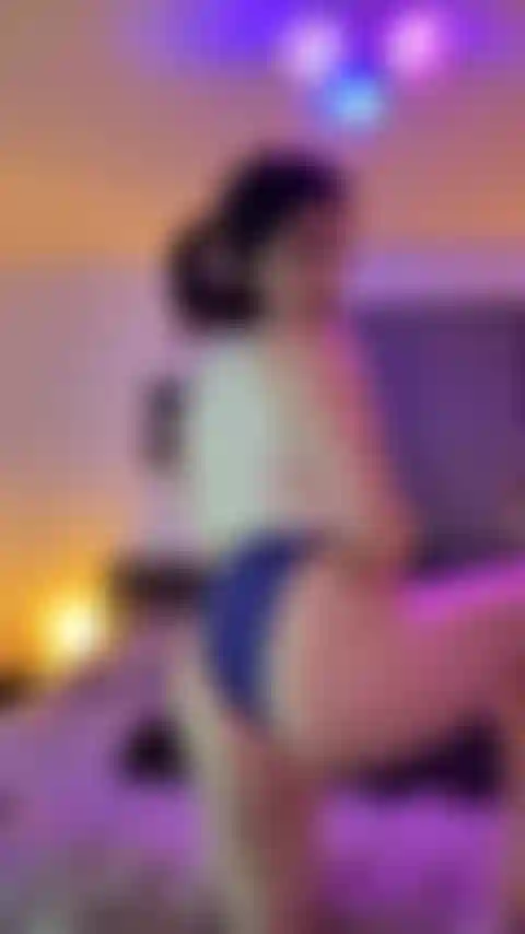 Hör nicht auf, deinen schwanz zu streicheln.