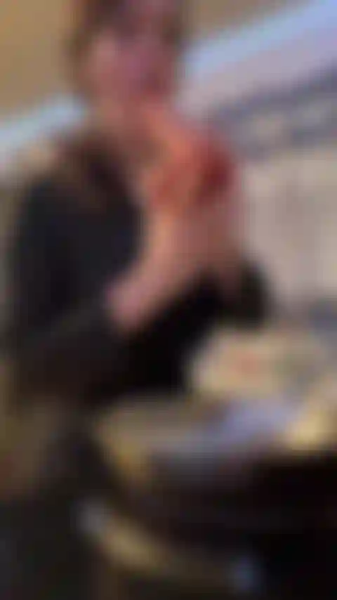 Die schwänze lutscht und kocht.