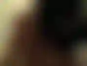 Ein freches dienstmädchen lutscht deinen schwanz sauber.