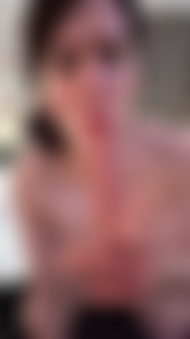 Blowjob mit rotem lippenstift.