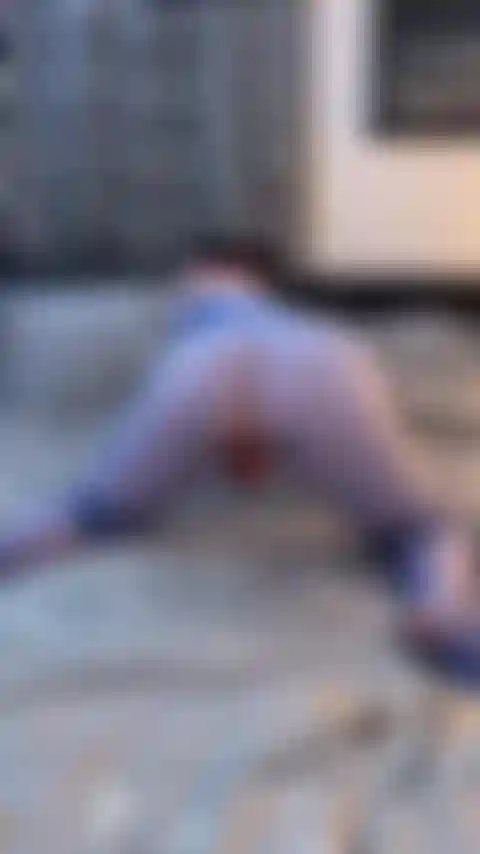 Die meine cremige muschi lutscht und fickt.