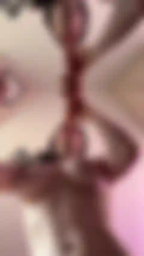 Werde nicht lügen, mich beim schwanzlutschen zu beobachten, macht mich an.