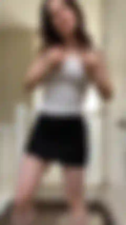 Titty dienstag, titty flexing.