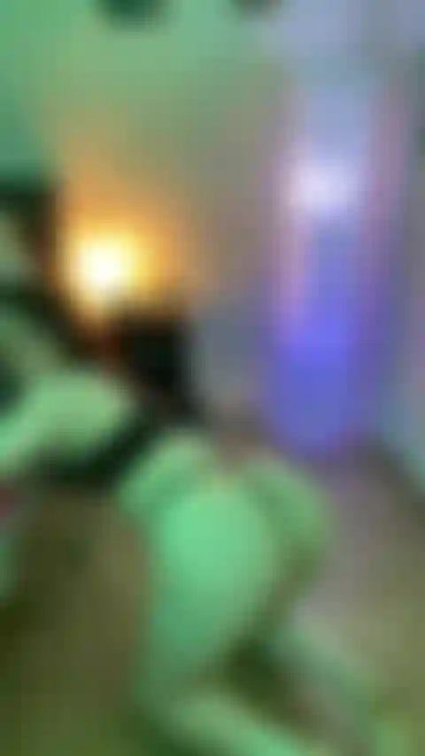 Viel arschschütteln und klatschen.