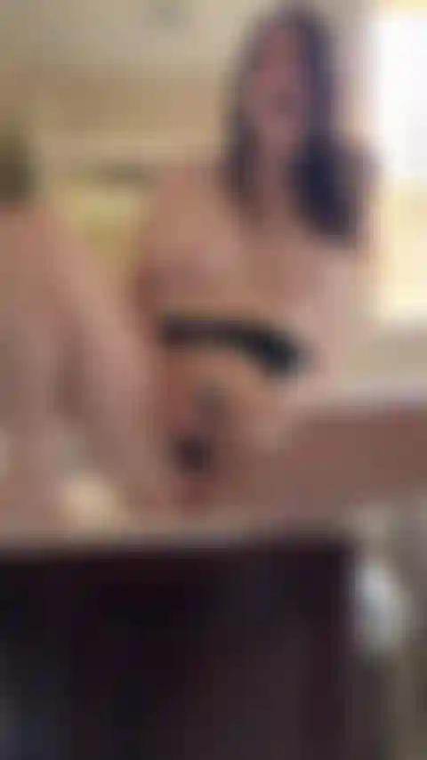 Meinen vibrator auf arbeitsflächen zu benutzen.