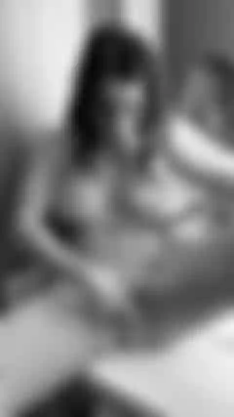 Ficke mich mit meinem bbc-dildo auf der badezimmerablage.