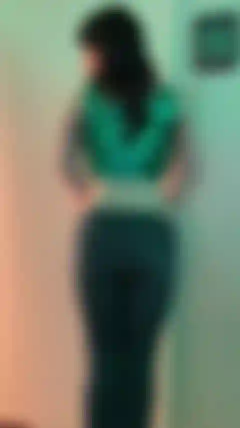 Großer arsch in jeans.