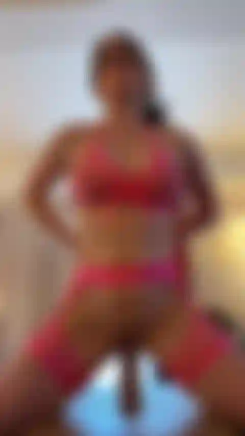 Reite und twerke auf meinem dildo.