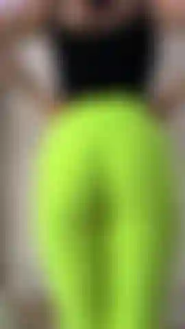 Bete meinen großen arsch in diesen leggings an.